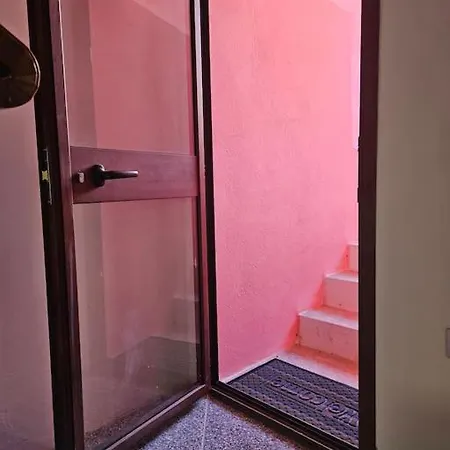 Bel Seminterrato Con Finestre 빌라시미우스