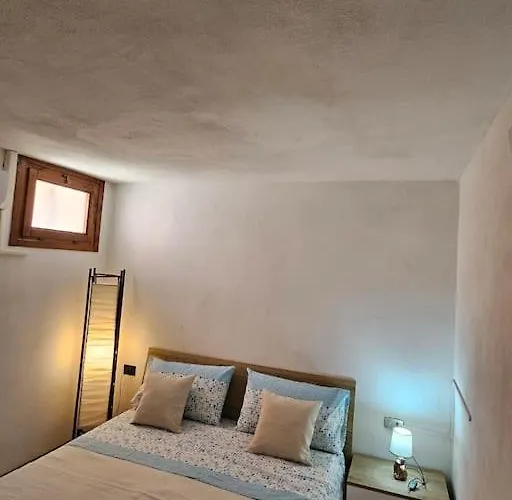 Bel Seminterrato Con Finestre Apartmán