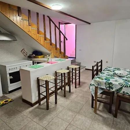 Bel Seminterrato Con Finestre *