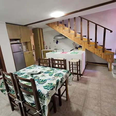 Bel Seminterrato Con Finestre