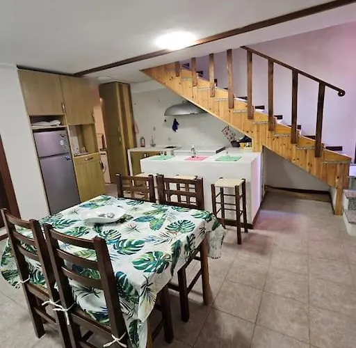 Bel Seminterrato Con Finestre