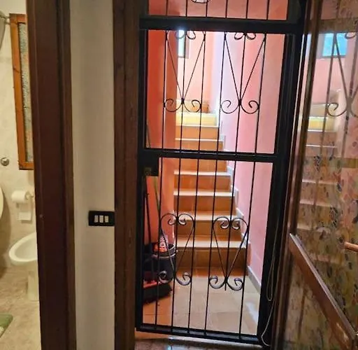 Bel Seminterrato Con Finestre Апартаменти *